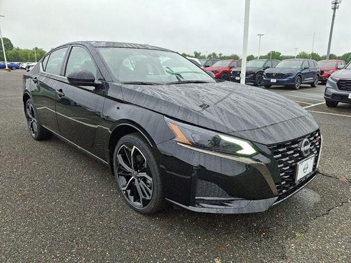 2025 Nissan Altima SR