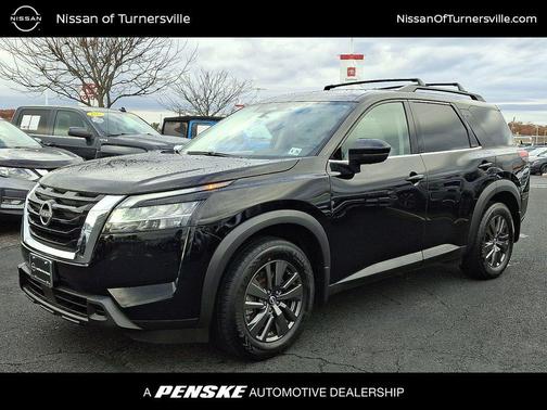 2022 Nissan Pathfinder SV