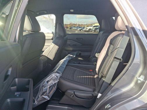 2025 Nissan Pathfinder Rock Creek