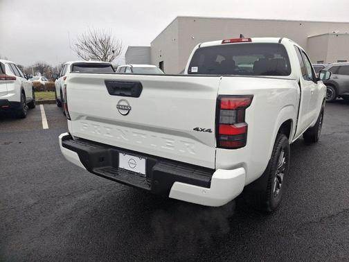 2025 Nissan Frontier SV