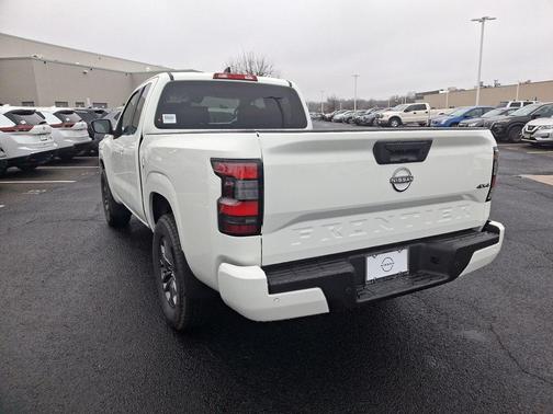 2025 Nissan Frontier SV
