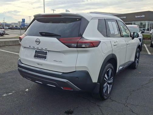 2022 Nissan Rogue SL