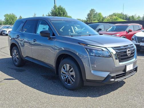 2025 Nissan Pathfinder S