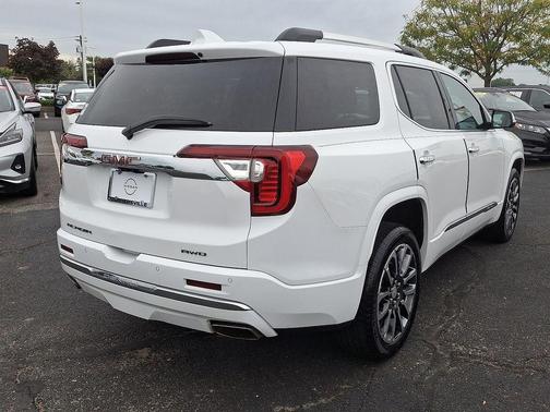 2020 GMC Acadia Denali