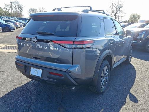 2025 Nissan Pathfinder SV