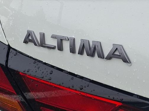 2025 Nissan Altima SL