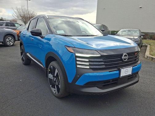 2025 Nissan Kicks SR