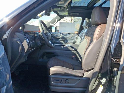 2025 Nissan Armada Platinum
