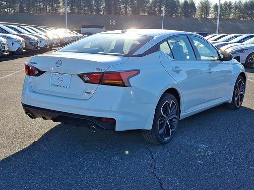 2025 Nissan Altima SR