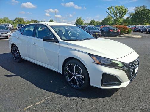 2025 Nissan Altima SR