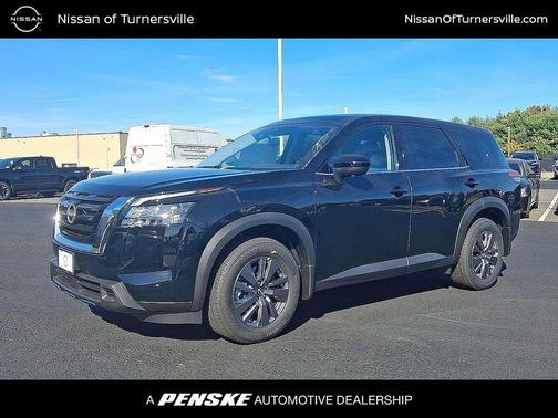 2025 Nissan Pathfinder S