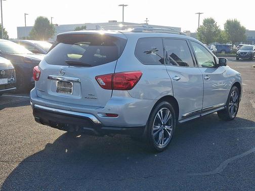 2020 Nissan Pathfinder Platinum