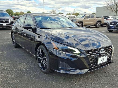 2025 Nissan Altima SR