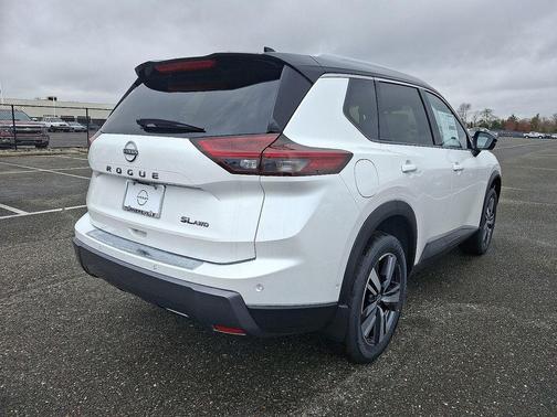 2025 Nissan Rogue SL