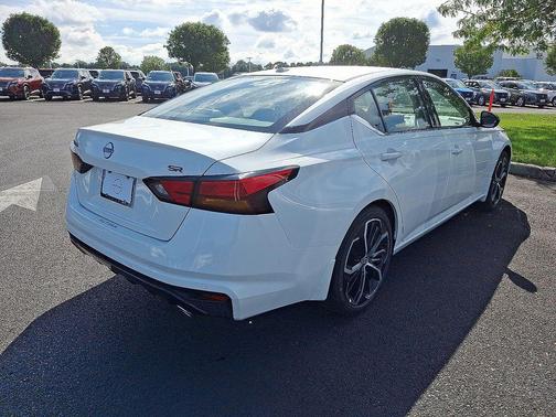 2025 Nissan Altima SR