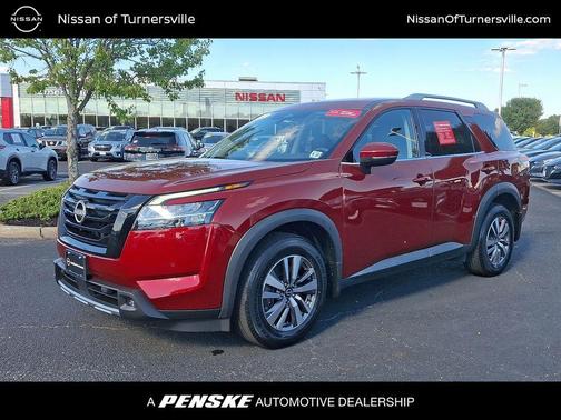 2022 Nissan Pathfinder SL