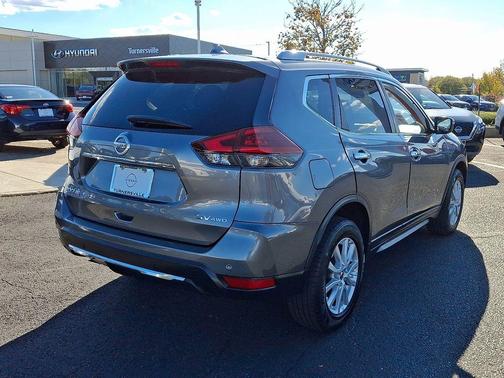 2020 Nissan Rogue SV