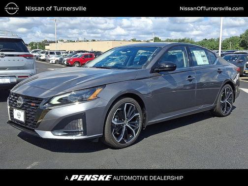 2025 Nissan Altima SR
