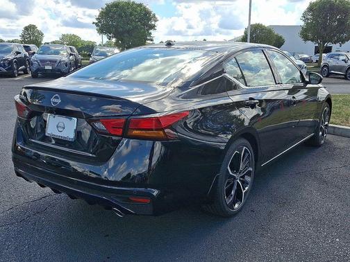 2025 Nissan Altima SR