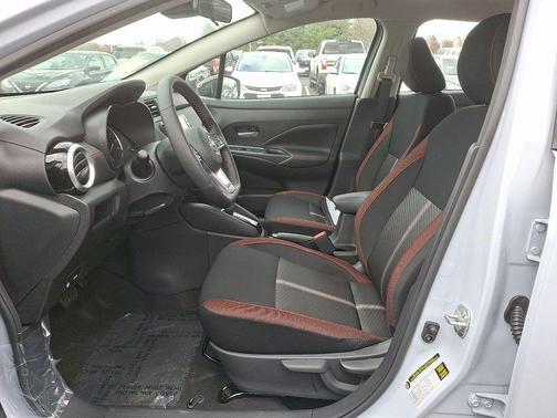 2025 Nissan Versa 1.6 SR