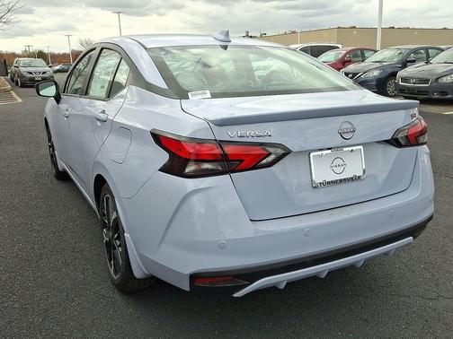 2025 Nissan Versa 1.6 SR