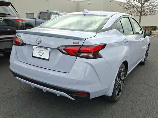 2025 Nissan Versa 1.6 SR