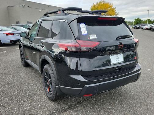 2025 Nissan Rogue Rock Creek