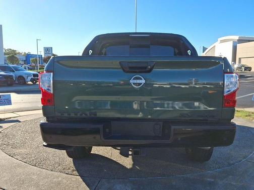 2024 Nissan Titan SV