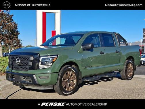 2024 Nissan Titan SV
