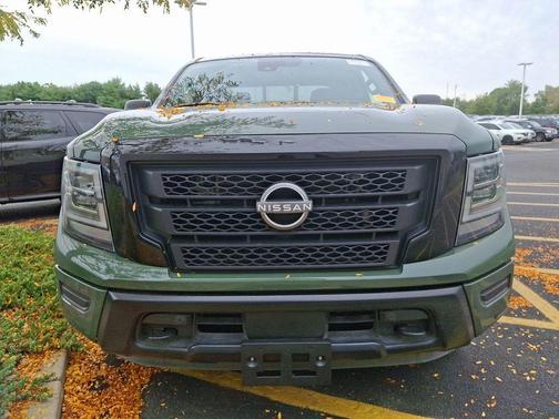 2024 Nissan Titan SV