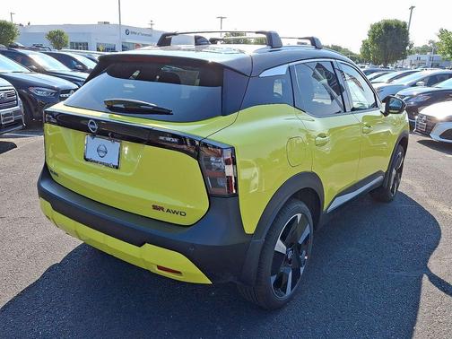 2025 Nissan Kicks SR