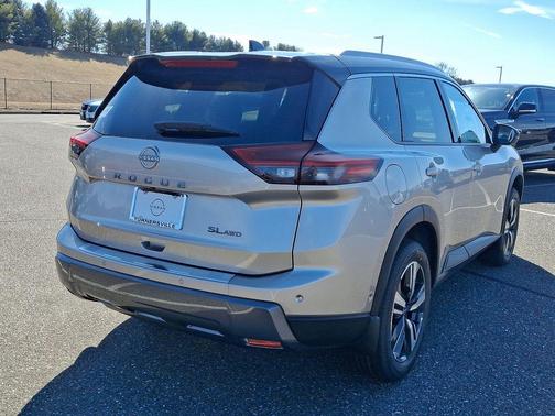 2025 Nissan Rogue SL