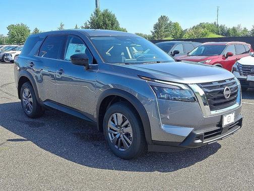 2025 Nissan Pathfinder S