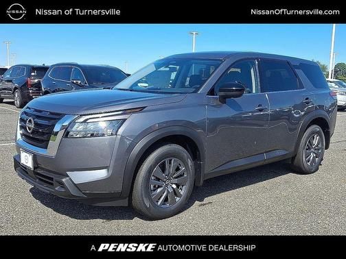 2025 Nissan Pathfinder S