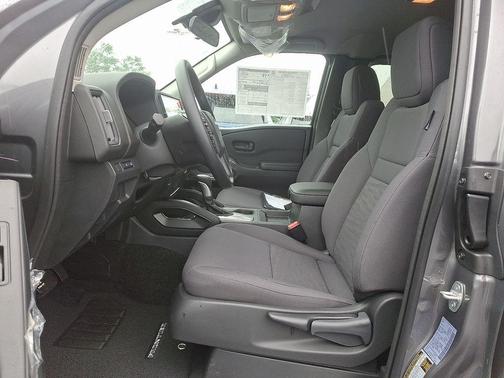 2025 Nissan Frontier S