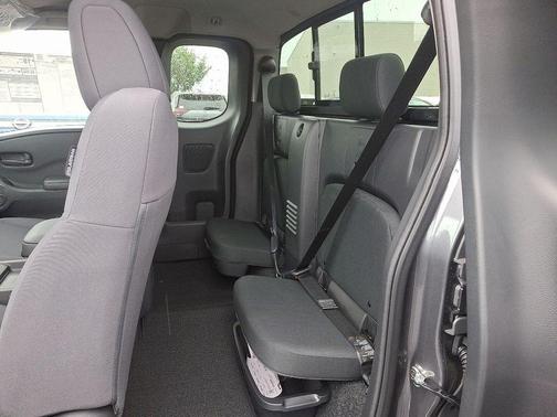 2025 Nissan Frontier S