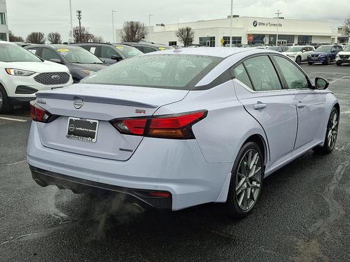 2024 Nissan Altima 2.0 SR