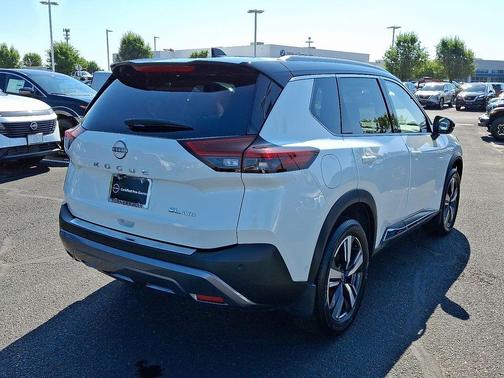 2022 Nissan Rogue SL