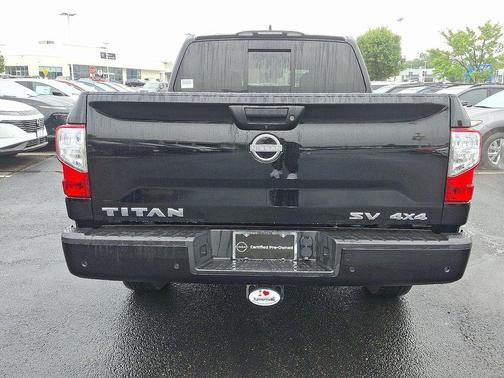 2024 Nissan Titan SV