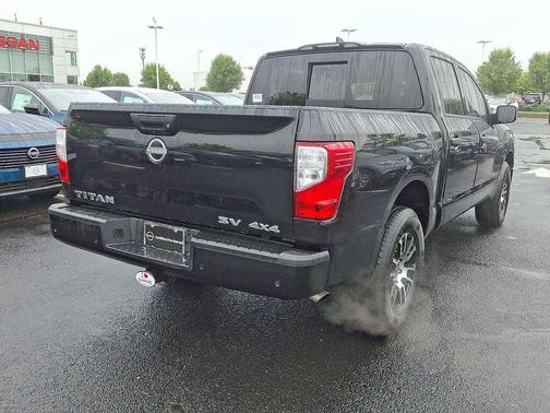 2024 Nissan Titan SV