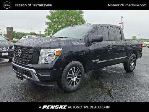 2024 Nissan Titan SV