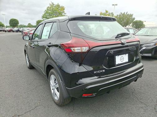 2025 Nissan Kicks Play S
