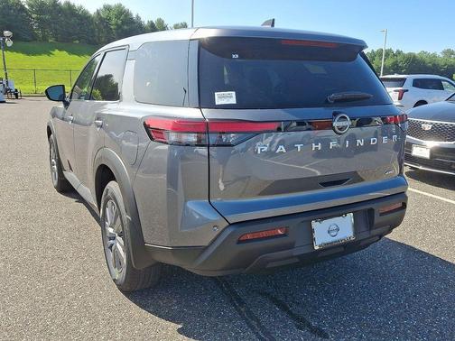 2025 Nissan Pathfinder S