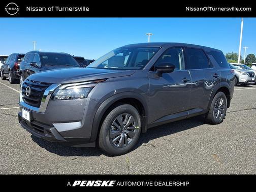 2025 Nissan Pathfinder S