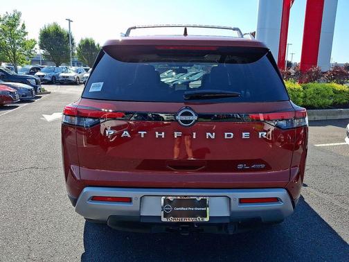 2022 Nissan Pathfinder SL