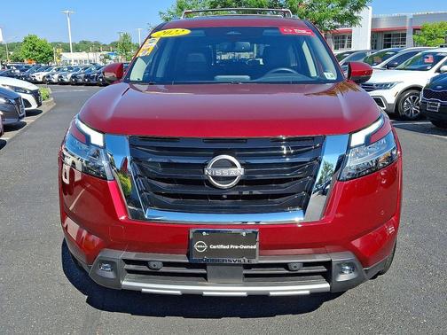 2022 Nissan Pathfinder SL