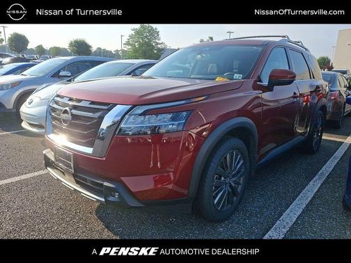 2022 Nissan Pathfinder SL