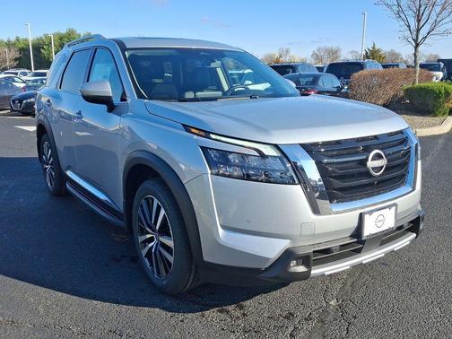 2025 Nissan Pathfinder Platinum