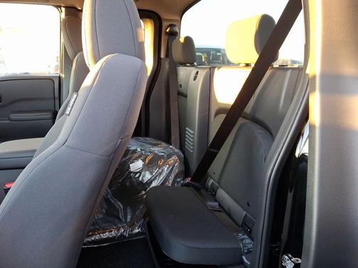 2025 Nissan Frontier S