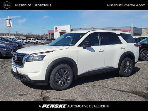 2025 Nissan Pathfinder S